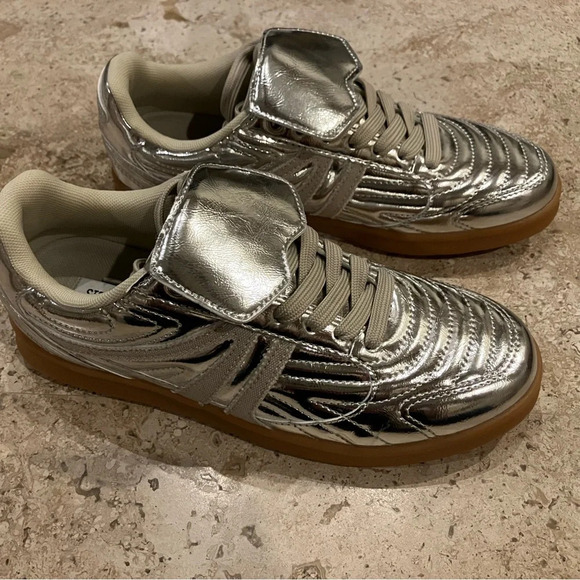 NWOB Steve Madden Silver Madrid Sneakers - Picture 7 of 14